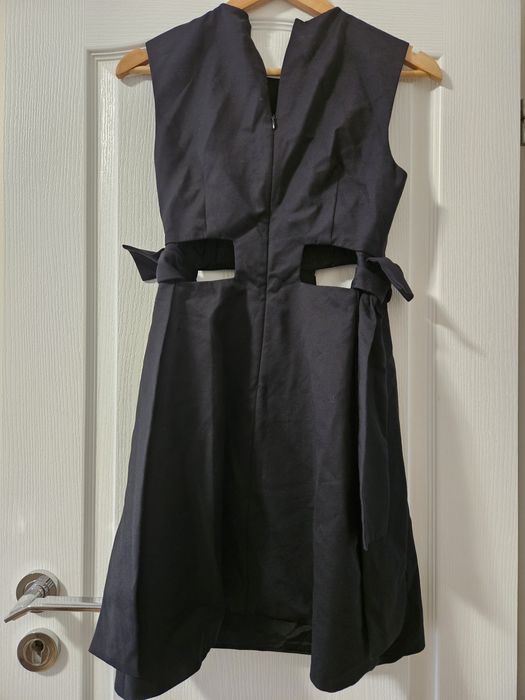 Официална черна рокля