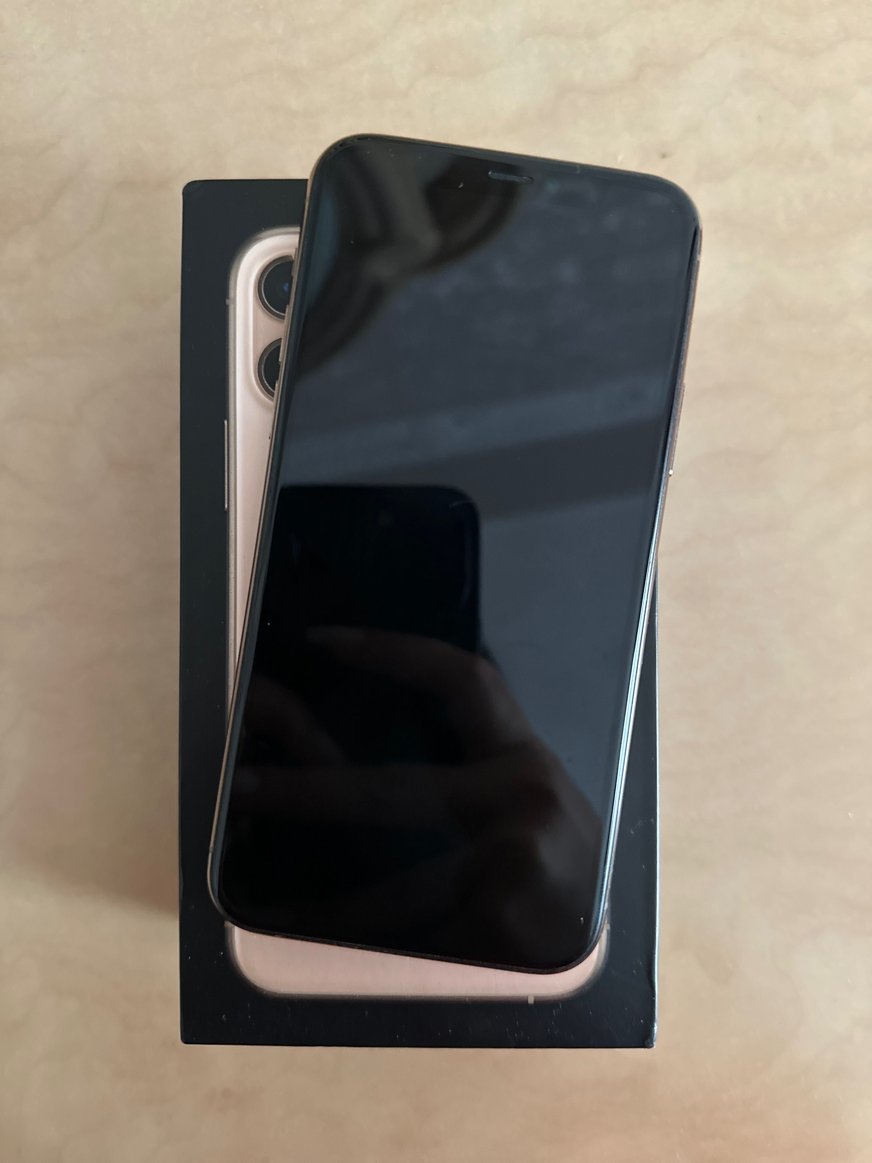 iPhone 11 Pro karobka dakument