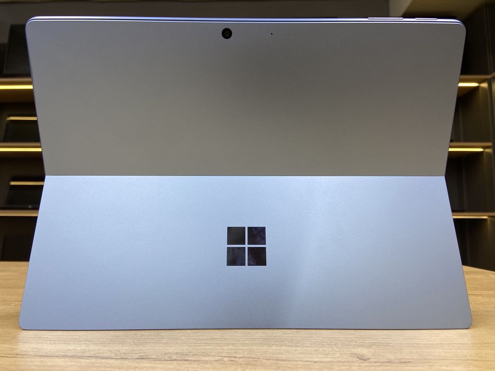 Планшет Microsoft Surface Pro 9 - 3K 120Hz/Core i5-1235U/8GB/SSD256/XE