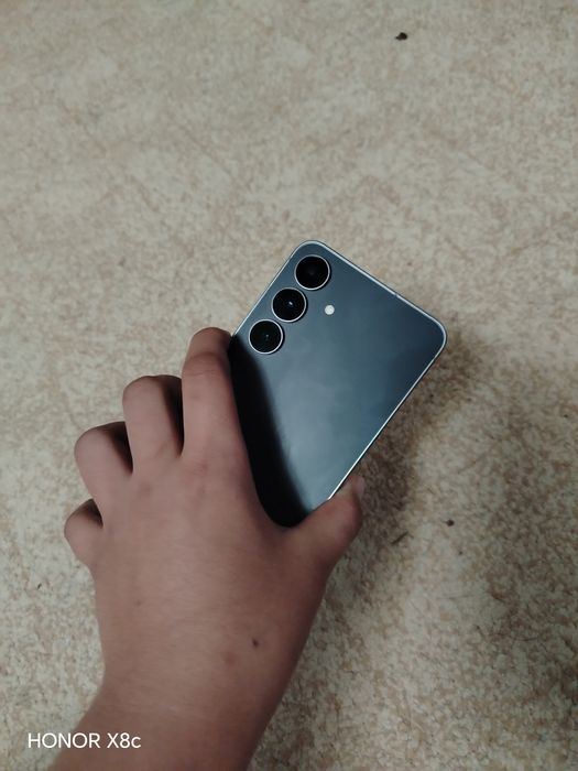 Samsung s25 Fe sotiladi 256 Gb xotira yangi olinganiga 1 oy bo'ldi