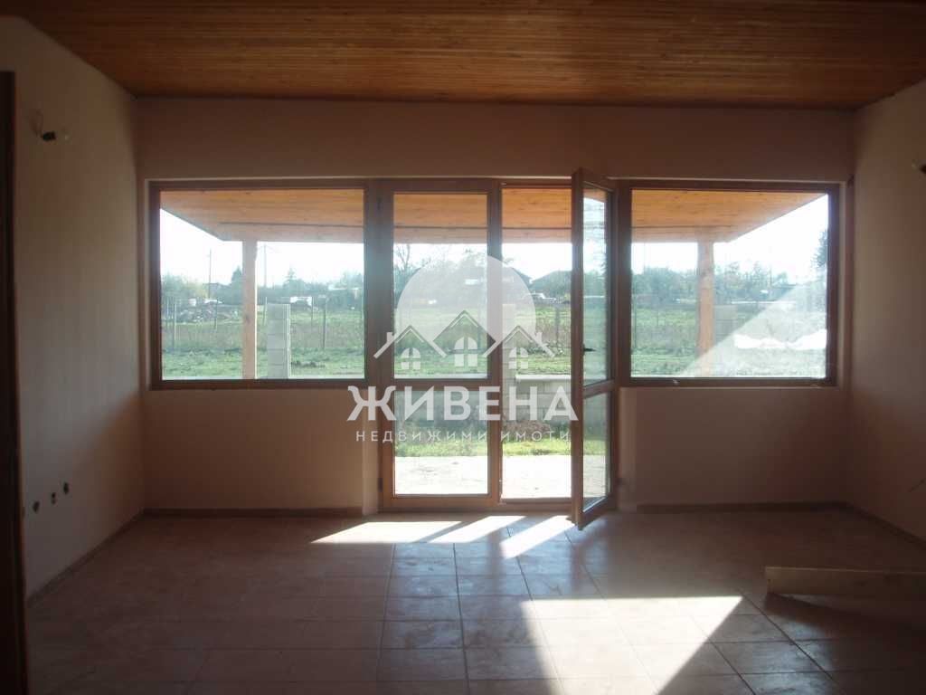 Продава къща в с.Селце, 130 кв.м, двор - 1000 кв.м