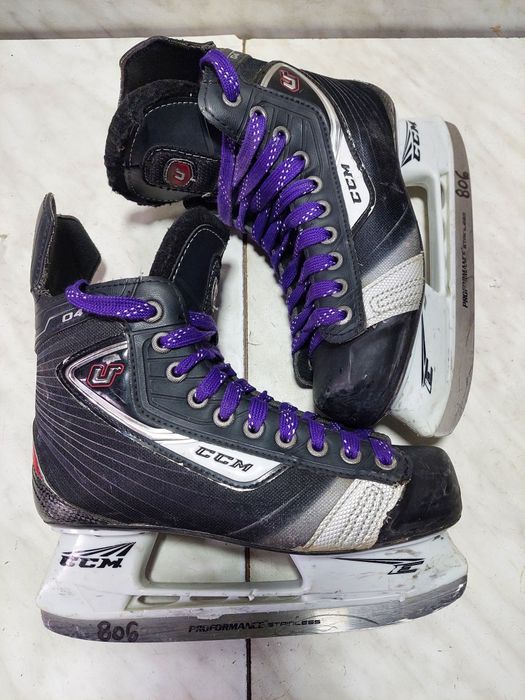 Patine 806 hochei hochey CCM U04 marime 36,5  (23,4  cm)