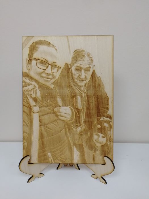 Гравирани снимки на дърво