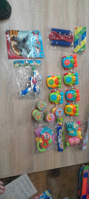 Продавам детски играчки