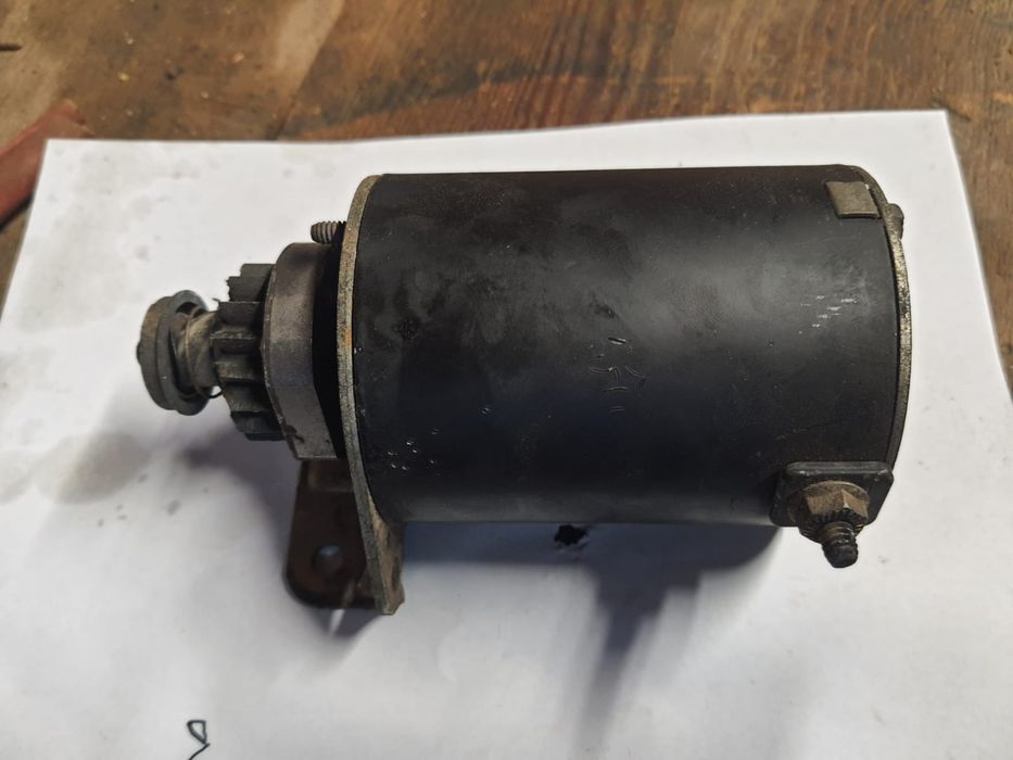 Electromotor pentru motor briggs stratton.provine de pe un motor de 20