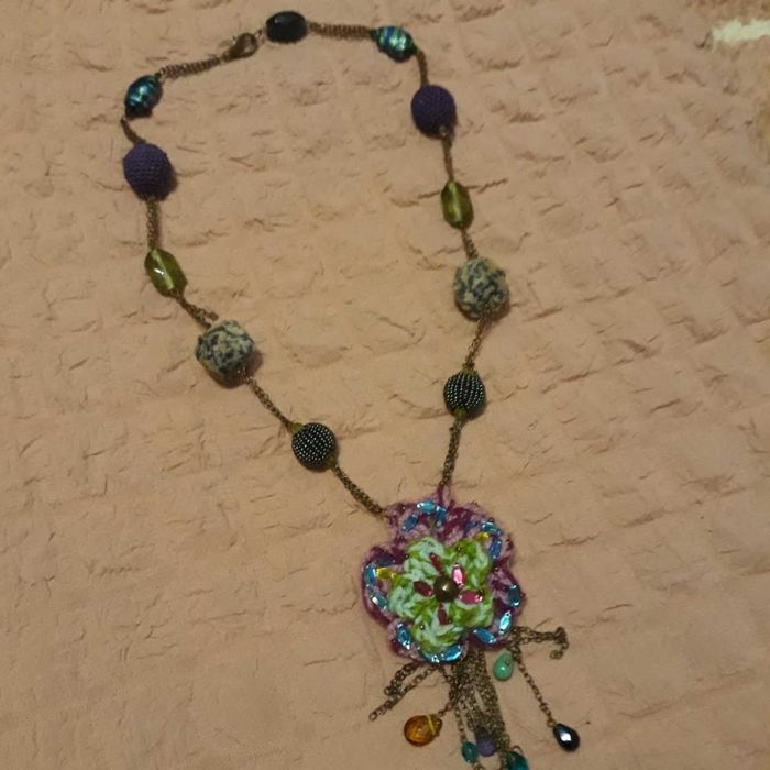 Дамско     Колие