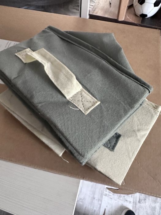 Етажерка за играчки