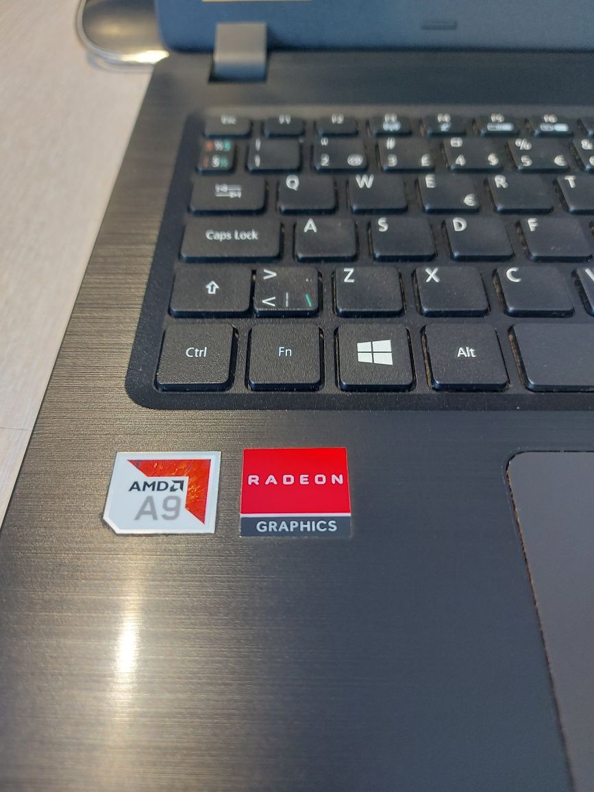 Laptop Acer ideal pentru birou AMD A9 12GB DDR4 SSD 128GB 15.6FHD**