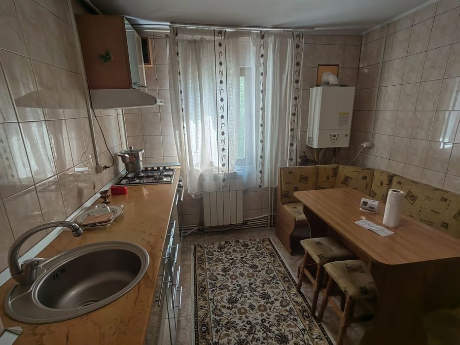 Ofer spre închiriere pe lungă durată