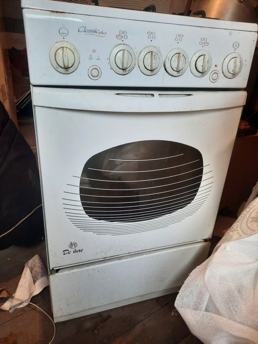 Продам газовую плиту.