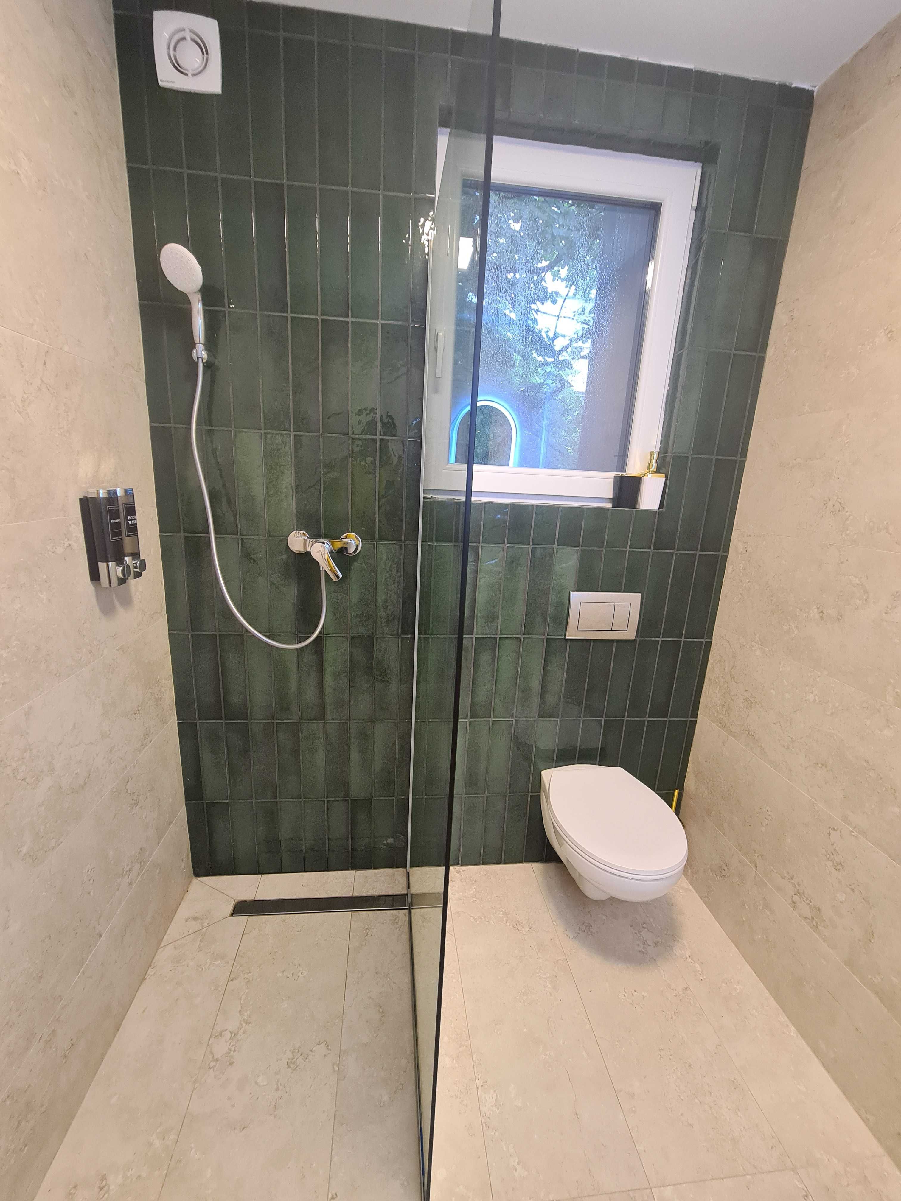 Cazare Neversea Kapital regim hotelier parcare privata