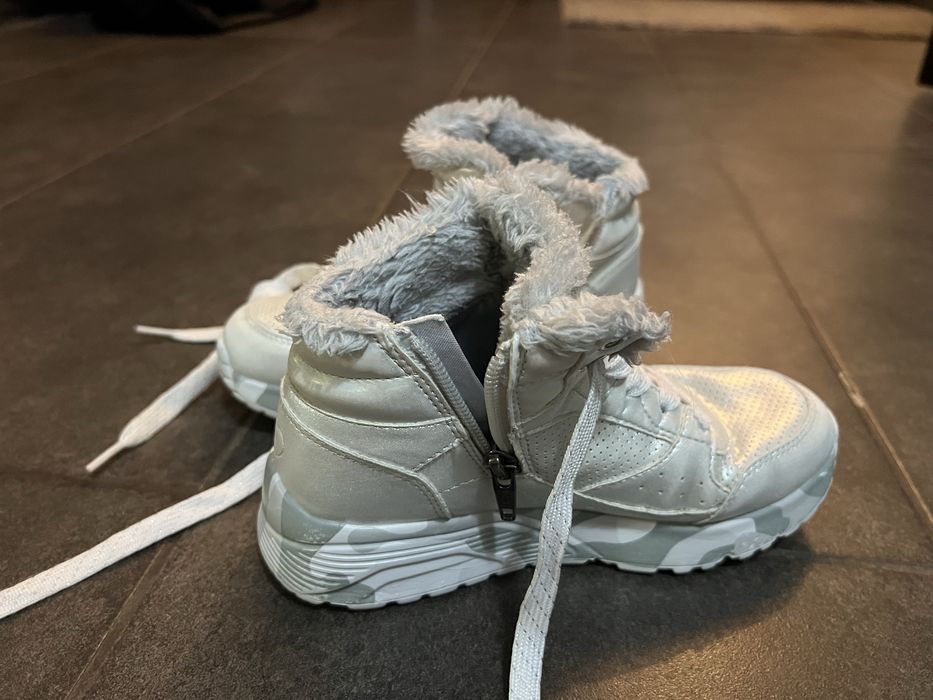 Adidasi sketchers imblaniti marimea 32