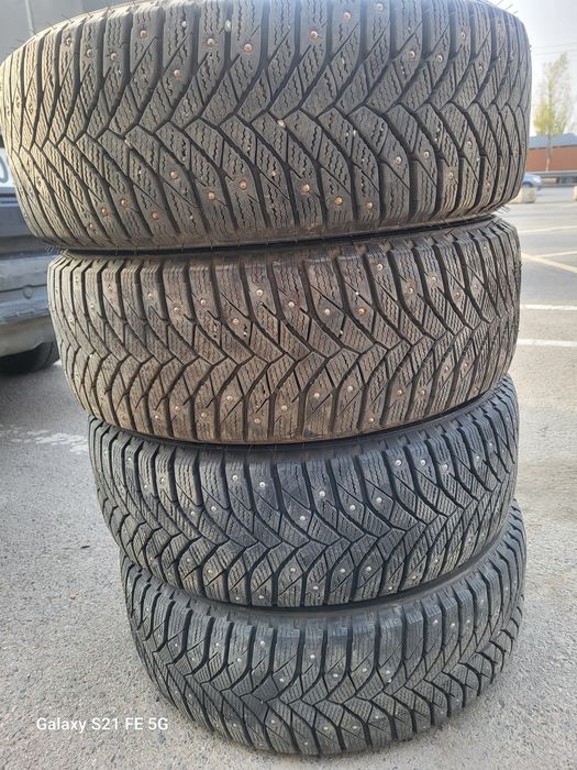 Зимни шина почти нов р16
