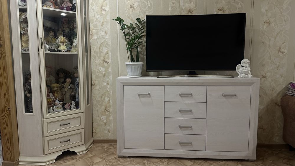 Комод в гостиную