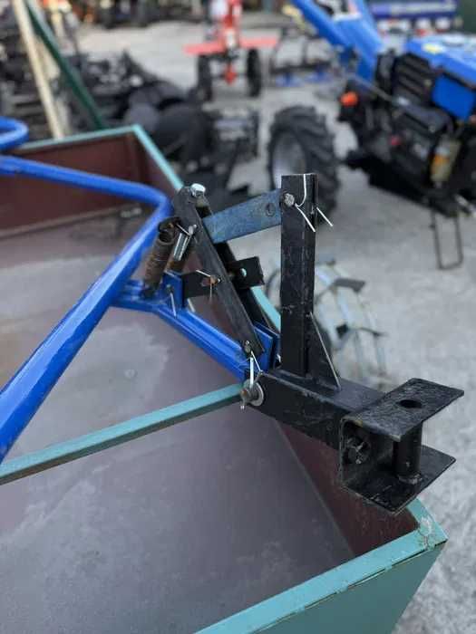 Grebla motocultor sau tractoras cu 4 sori