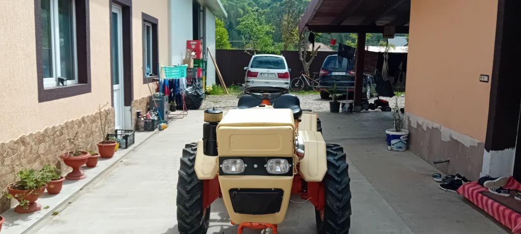 Tractor 4x4 cu freză