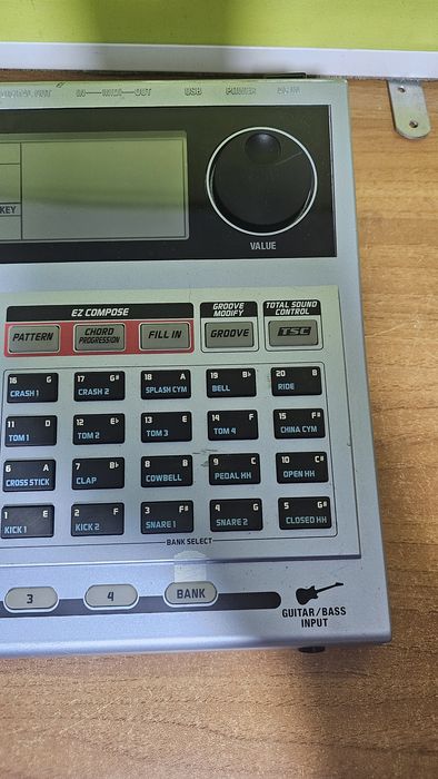 Mixer audio Behringer Xenyx 1832 fx,Boss dr-880