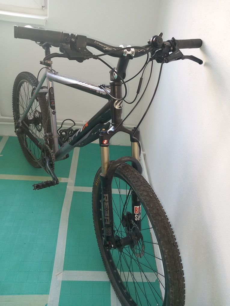 Vând bicicletă sport