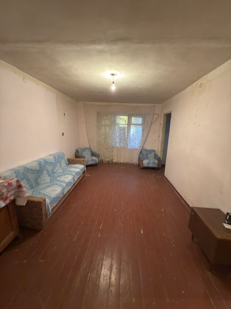 Chuqursoy 2/1/2 balkon 2/6 srochno sotiladi oldi orqa ogordi bor
