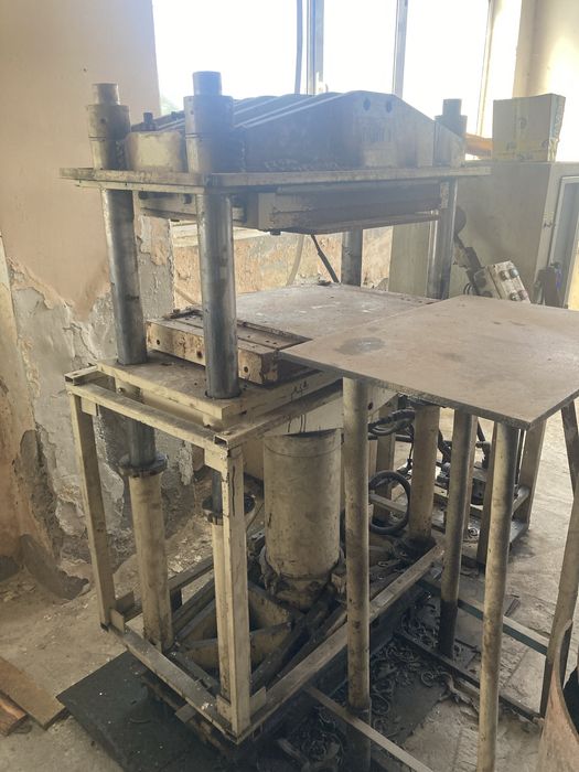 Хидравлична преса за вулканизация