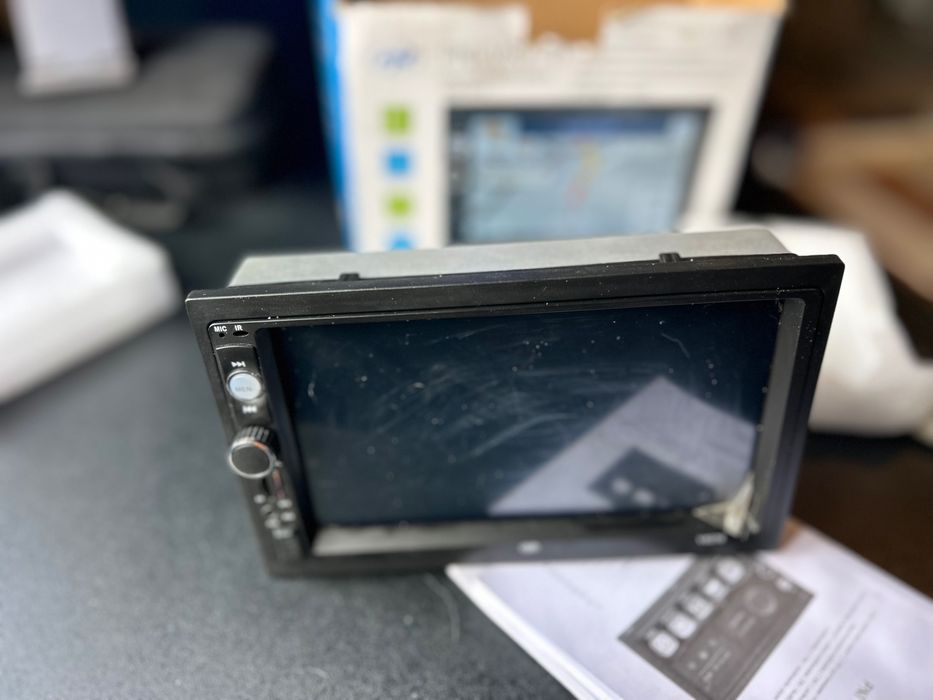 Casetofon auto cu navigatie