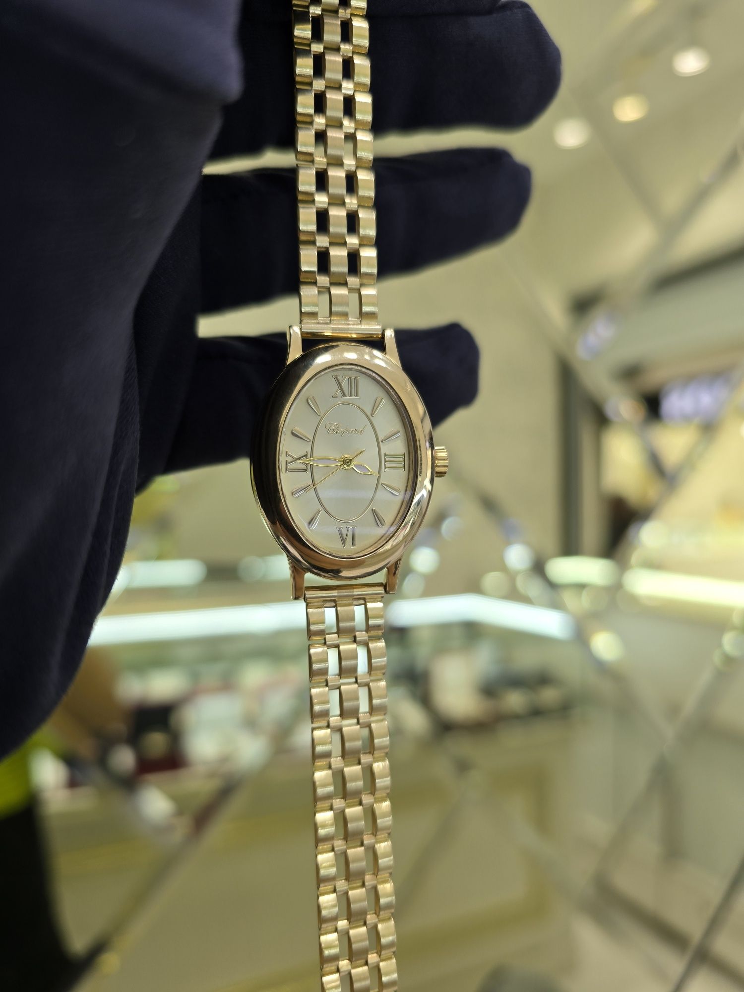 Продаю Золотые часы Chopard с браслетом 750 пробы