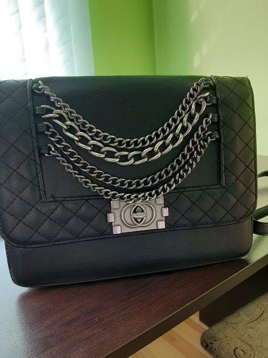 Дамска чанта с дълга дръжка