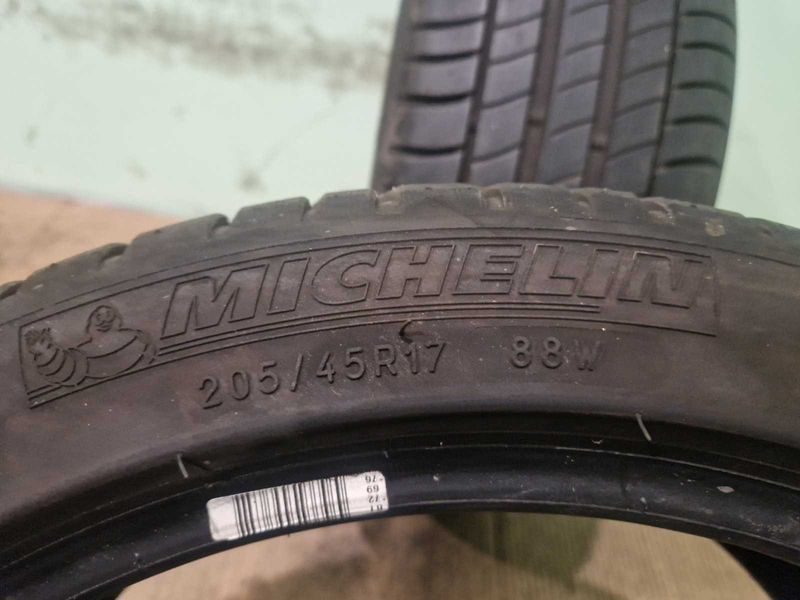 2 Michelin R17 205/45/ 
летни гуми 
DOT3217
