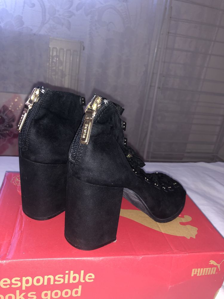 Sandale si botine