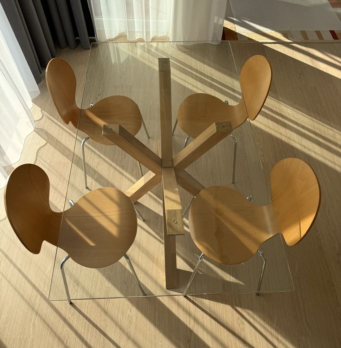 Маса за хранене с 4 стола