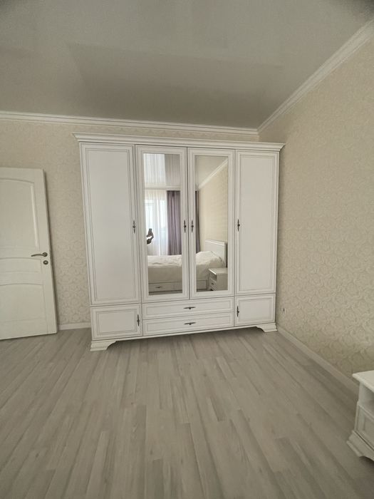 Продам спальный гарнитур