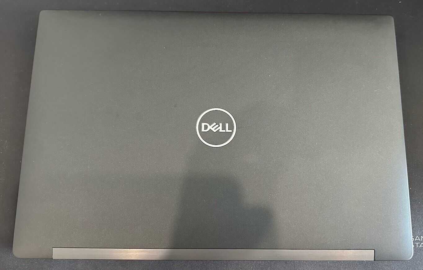 Лаптоп Dell 7390 i7-8650U/ 13.3" /16GB DDR4/256GB SSD NVMe - НОВ