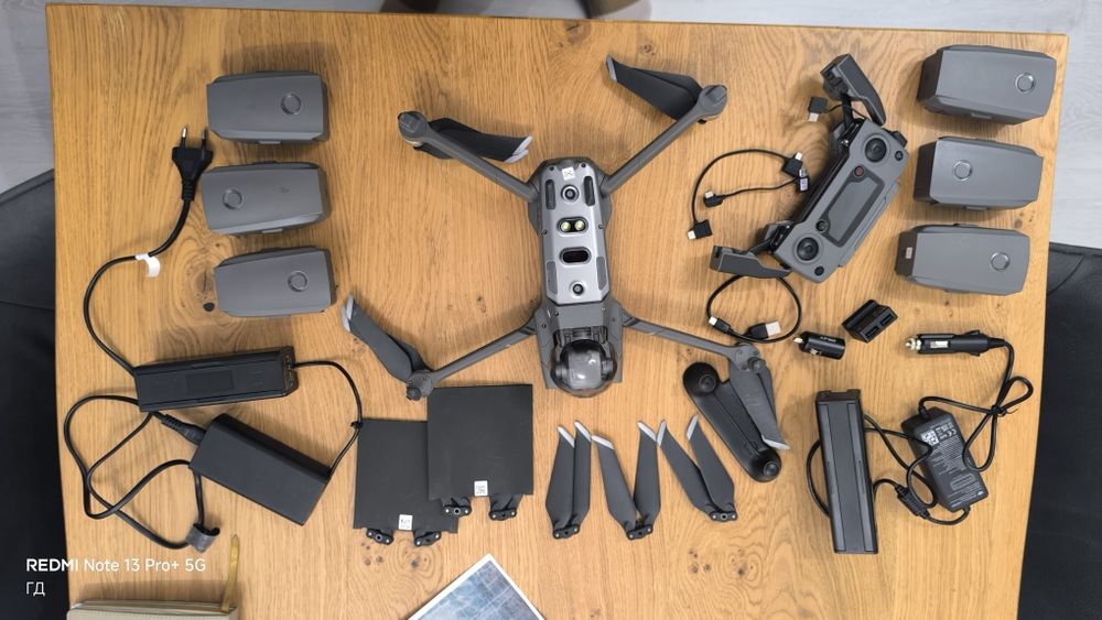 DJI Mavic 2 pro с 6 батерии и аксесоари