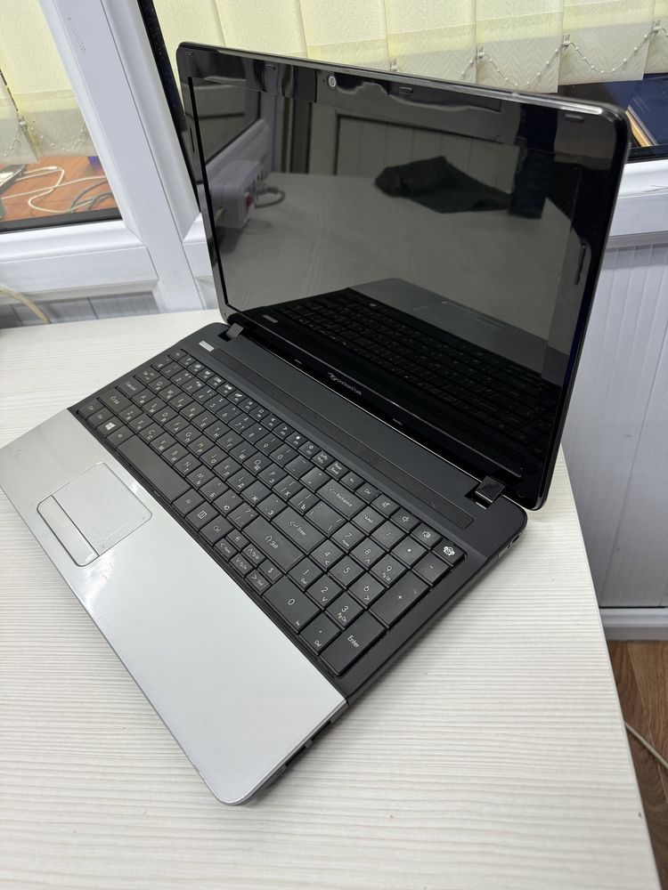 Ноутбук core i7 озу 8gb SSD 128gb+1tb HDD мощный ноутбук