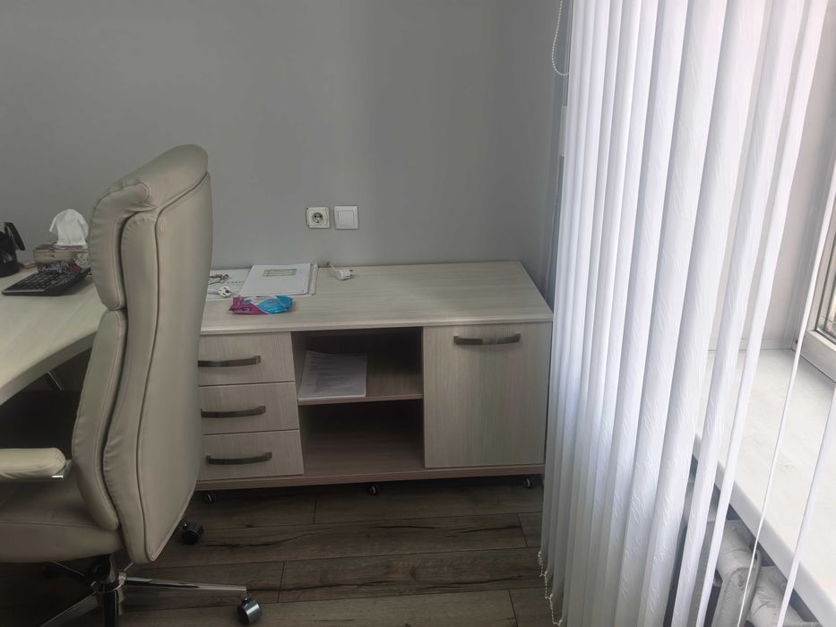 Продам комплект офисная мебель