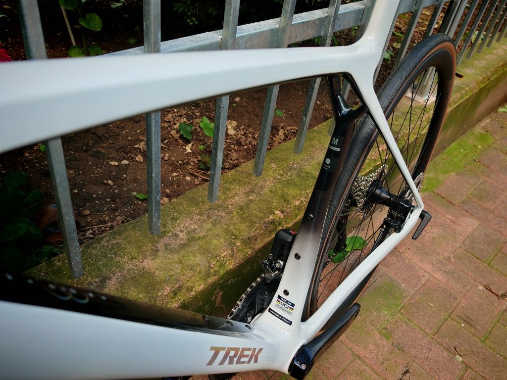 Bicicleta cursiera carbon Trek Madone SL6 Gen 8 Di2 12V M/54 noua!