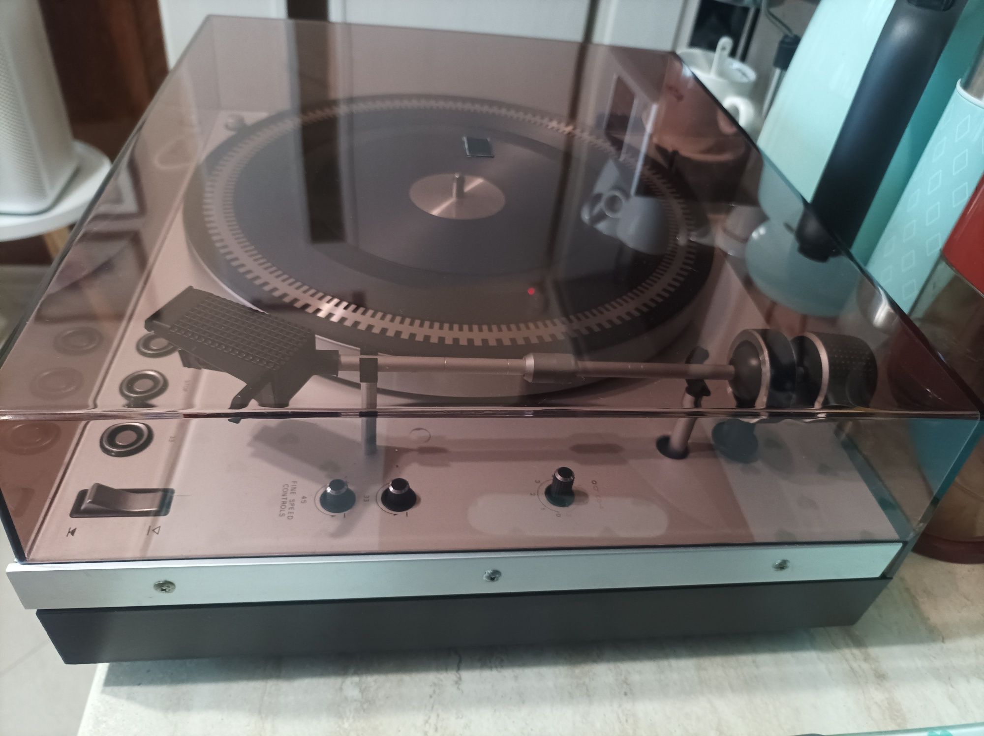 Продавам рядък аудиофилски грамофон Philips 22GA312