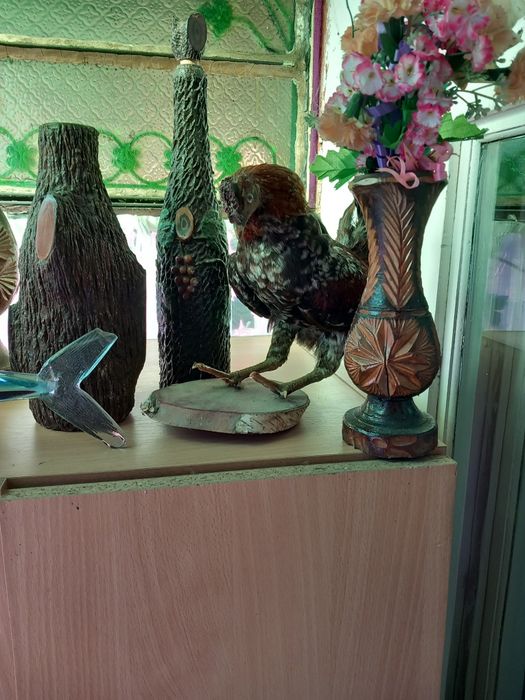 Obiecte vechi de uz casnic,chitara pentru pasta,covor,bibelouri ,e.t.c