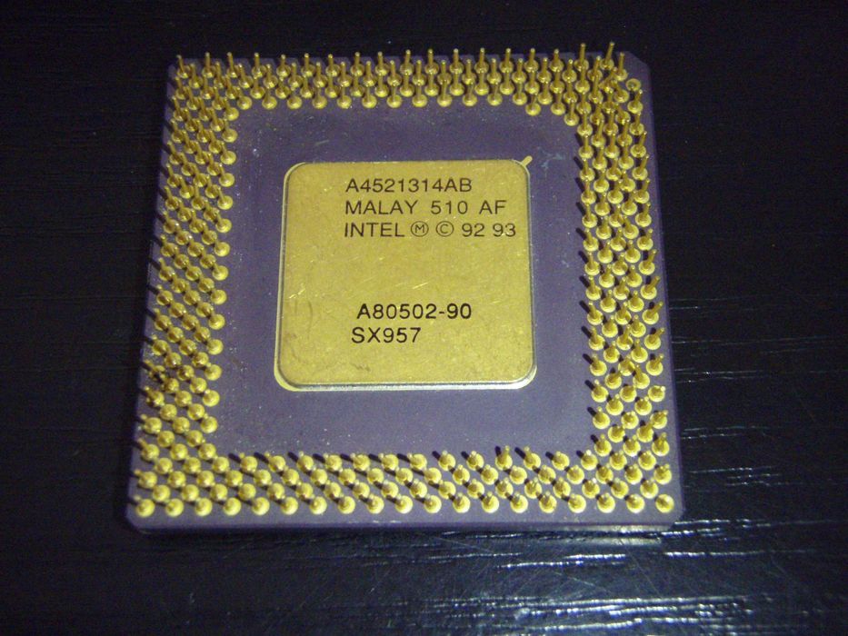 Componente vintage procesoare Intel A80502-75 A80502-90 A80486DX-33