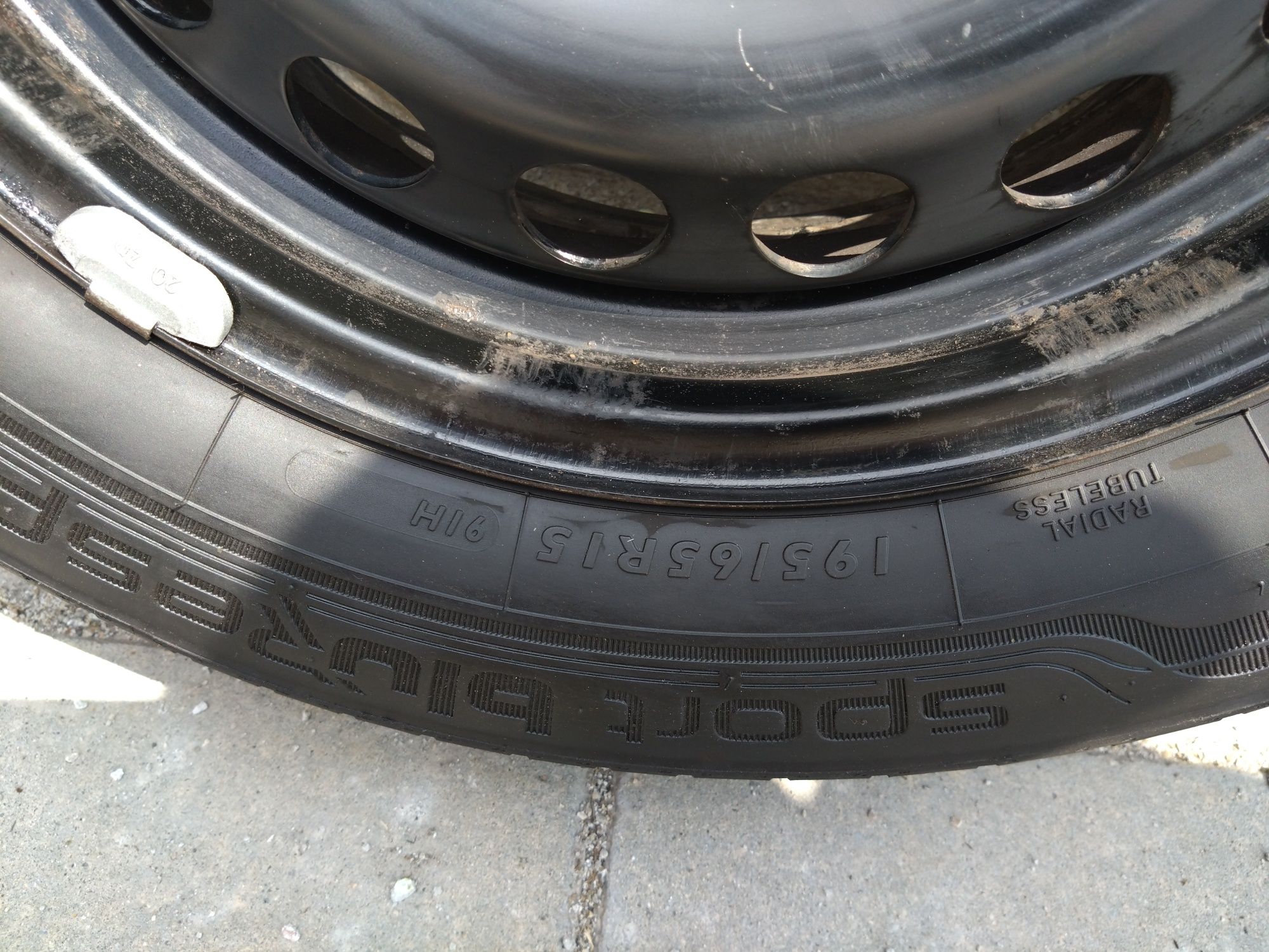 Гуми  Dunlop 195/65/15 с джанти за 80 лева бройката