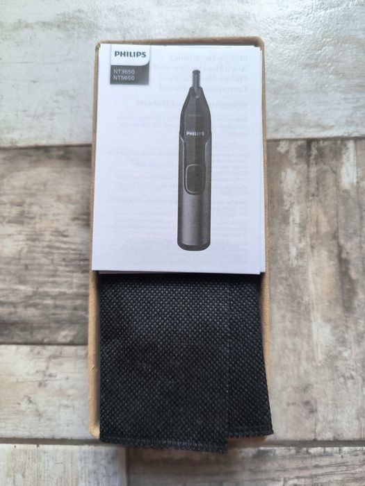 Тример PHILIPS за нос, уши и вежди за мокра и суха употреба - НОВ