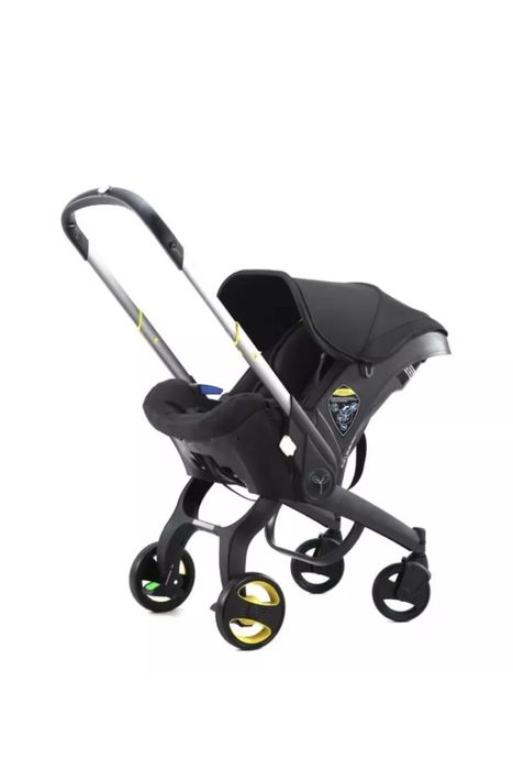 Новые коляска чёрного цвета