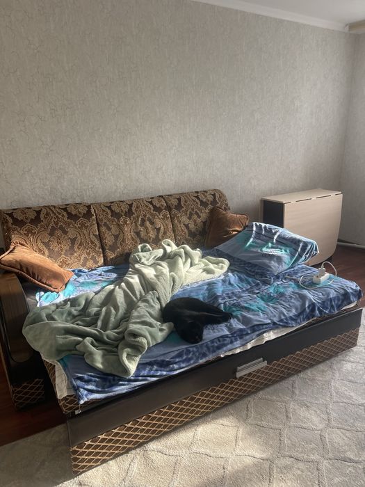 Отдам диван бесплатно самовывоз