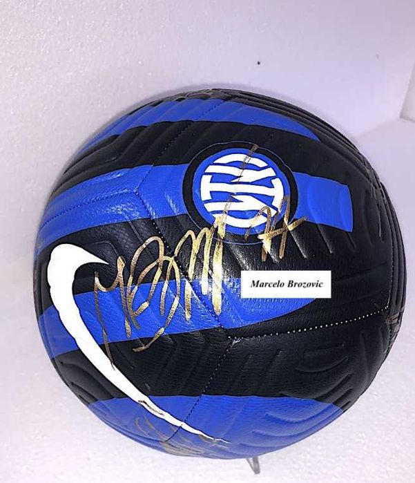 Minge semnata de Inter - Lautaro Martinez Nicollo Barella