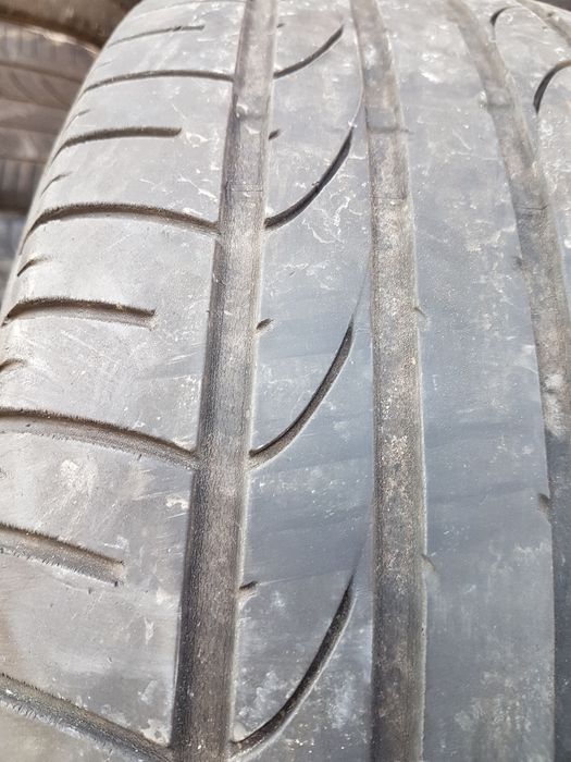 2 бр. летни гуми 235/55/17 Bridgestone DOT 2912 4 mm