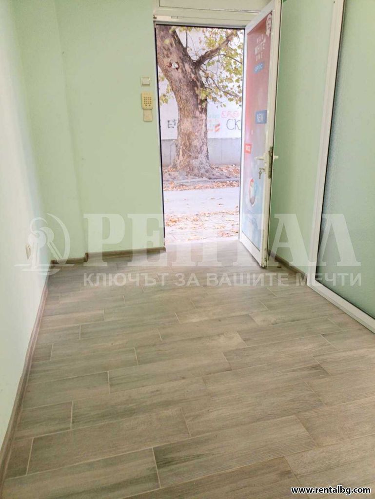 Дава се под наем Магазин в Пловдив, Кючук Париж - 55 кв.м за 275.4 € - Снимка #4