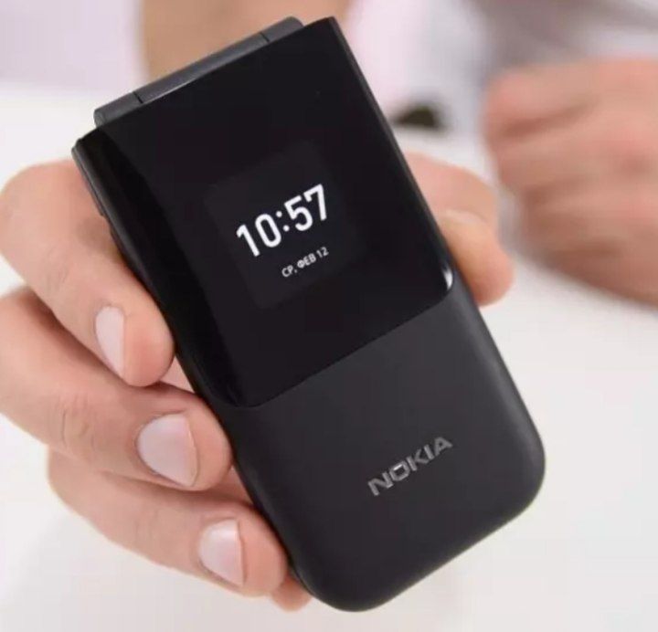 Telefon Nokia  2720 Flip tugmali telefon
