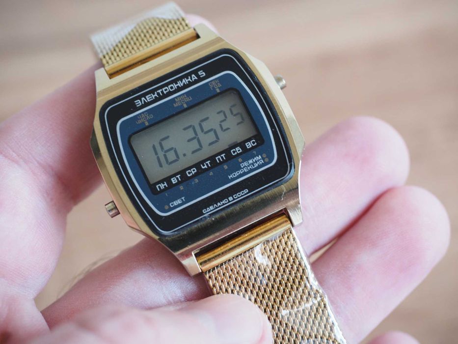 Ceas de mână sovietic Elektronika 5, brățară nouă, auriu, URSS