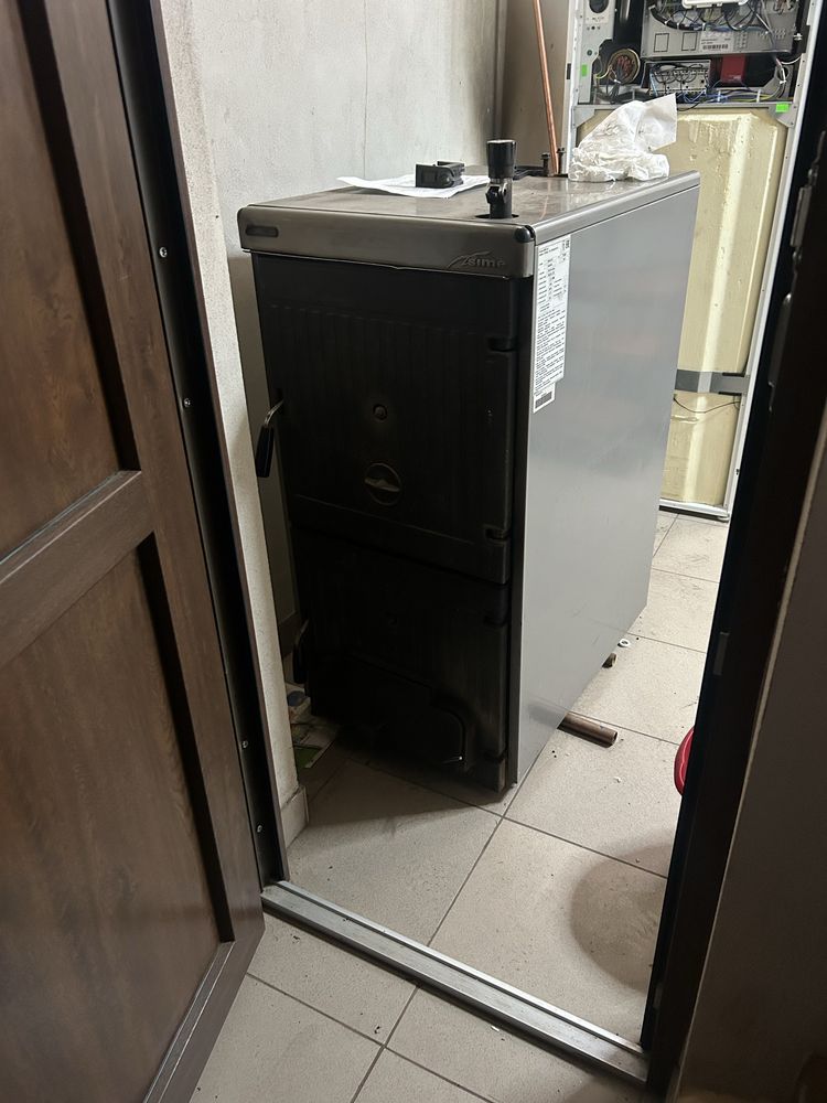 Vand centrala pe lemn si boiler de fonta