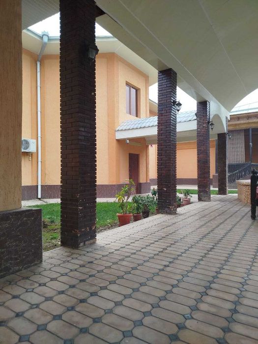 Продается двухэтажный дом + дача в Чирчике